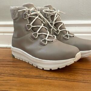 Columbia women’s boots